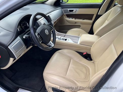 Used 2013 Jaguar XF image 7