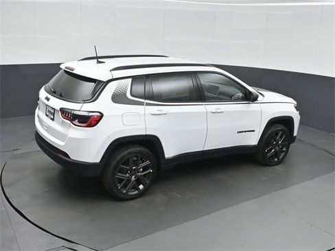 New 2026 Jeep Compass Latitude image 31