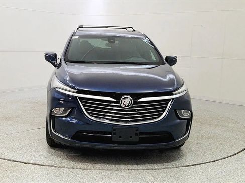 Used 2023 Buick Enclave Essence image 2