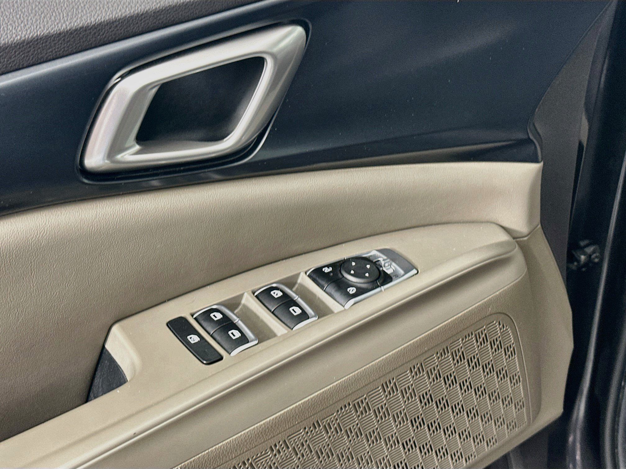 Used 2026 Kia Carnival LXS FWD image 15