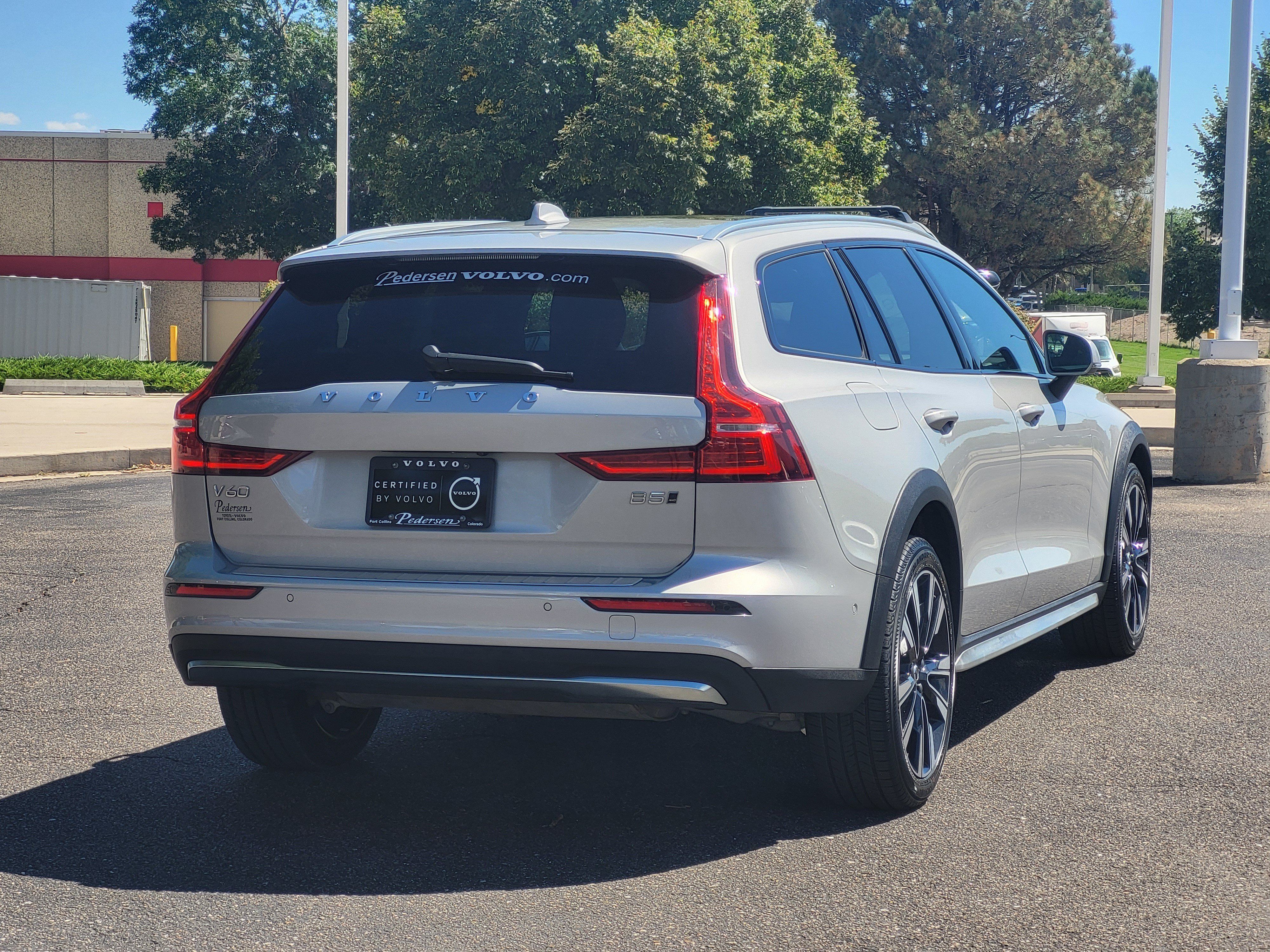 Certified 2024 Volvo V60 B5 Cross Country Ultimate w/ Protection Package Premier AWD/4WD image 2