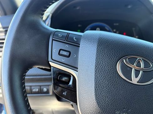 Certified 2025 Toyota Camry SE FWD image 27