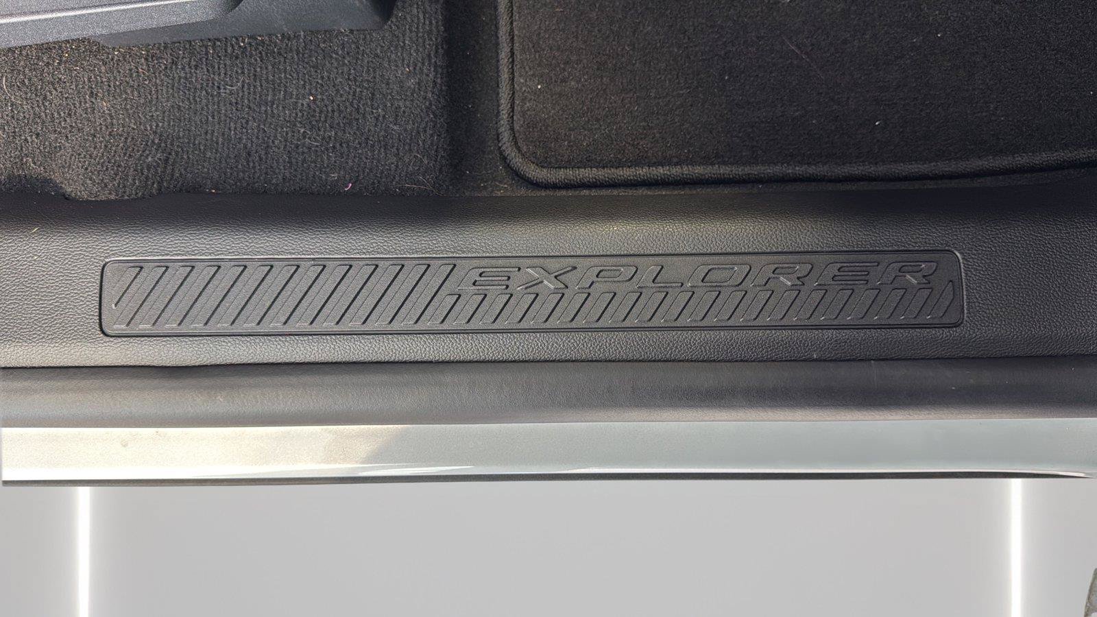 Certified 2025 Ford Explorer Active RWD image 29