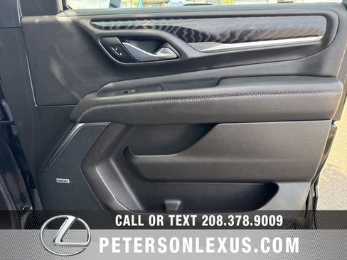 Used 2021 GMC Yukon XL Denali w/ Denali Premium Package AWD/4WD image 12