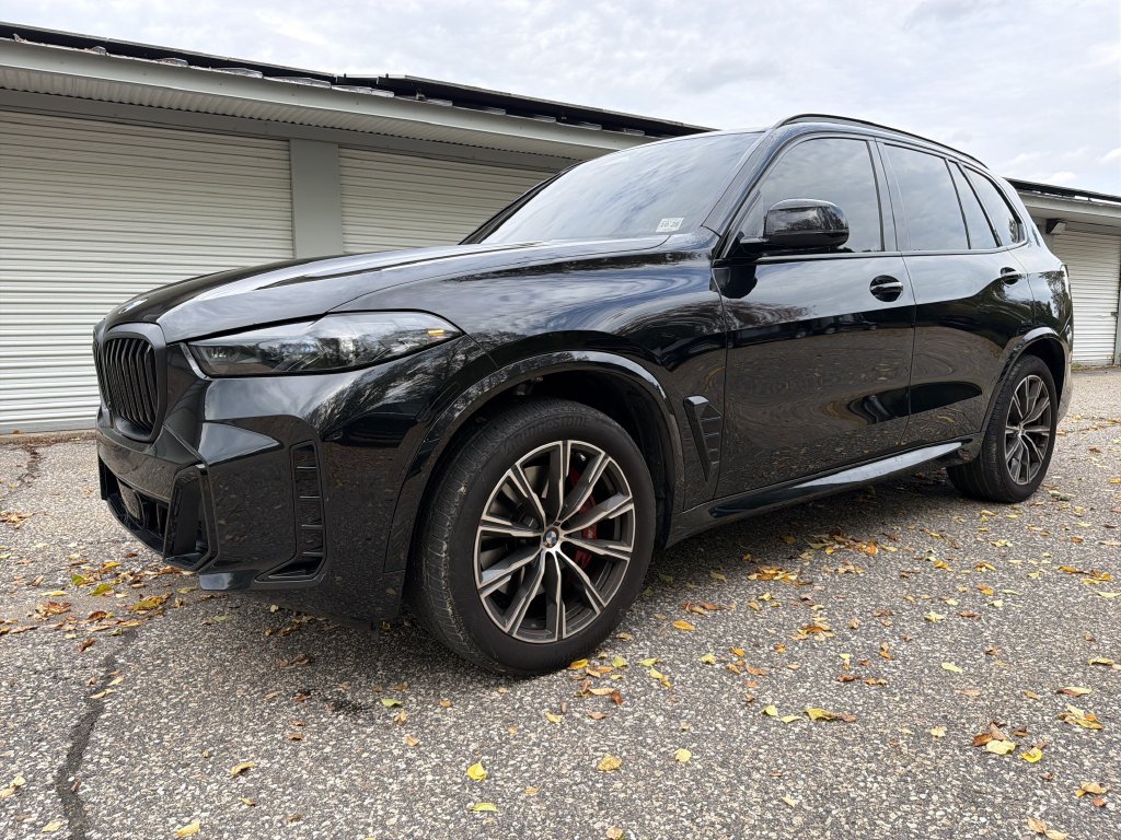 Used 2024 BMW X5 xDrive40i w/ M Sport Package AWD/4WD image 1