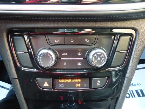 Used 2018 Buick Encore Preferred image 29