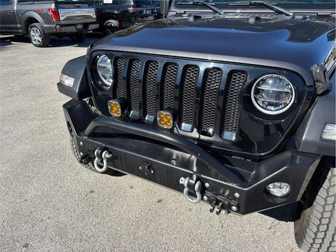 Used 2022 Jeep Wrangler Unlimited Willys image 13