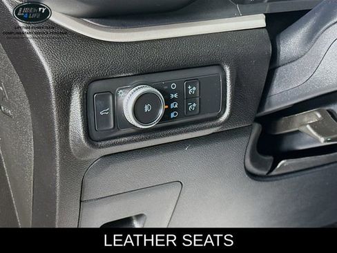 Certified 2022 Ford Explorer XLT w/ Equipment Group 202A image 10