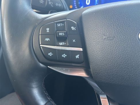 Used 2020 Ford Explorer Platinum w/ Premium Technology Package image 26