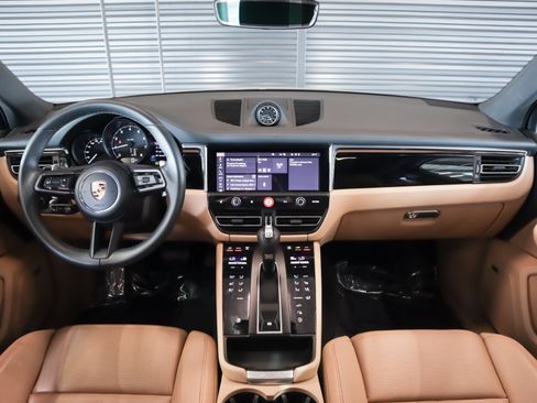 Certified 2026 Porsche Macan AWD/4WD image 14