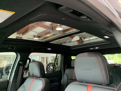 New 2026 Chevrolet Traverse RS w/ LPO, Floor Liner Package FWD image 18