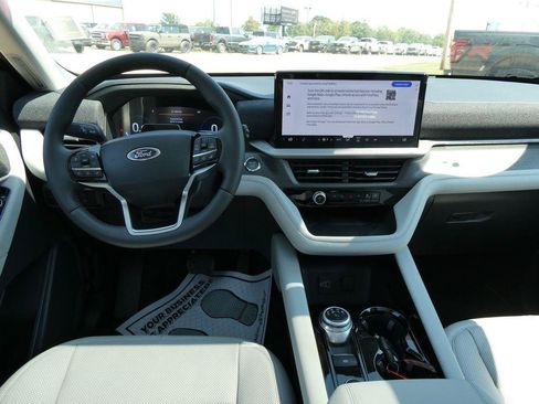New 2026 Ford Explorer Platinum w/ LUX Leather Package AWD/4WD image 21