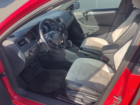 Used 2016 Volkswagen Jetta Sport image 16