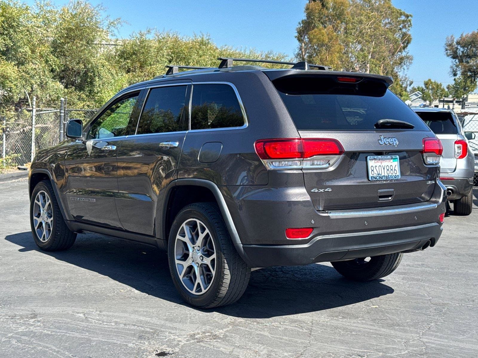 Used 2020 Jeep Grand Cherokee Limited AWD/4WD image 12