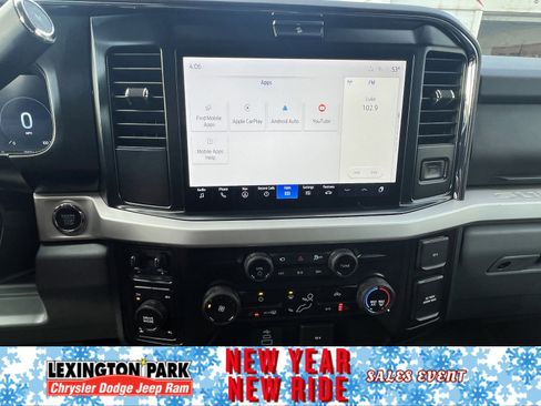 Used 2025 Ford F250 XLT w/ Black Appearance Package image 17