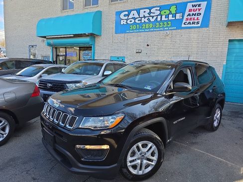 Used 2018 Jeep Compass Sport w/ Cold Weather Group FWD image 3