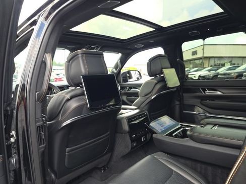 Used 2025 Jeep Grand Wagoneer L Series III w/ Rear Seat Video Group 1 AWD/4WD image 38