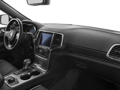 Used 2017 Jeep Grand Cherokee Overland w/ Jeep Active Safety Group RWD image 19