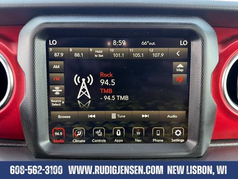 Used 2022 Jeep Gladiator Rubicon w/ LED Lighting Group AWD/4WD image 18