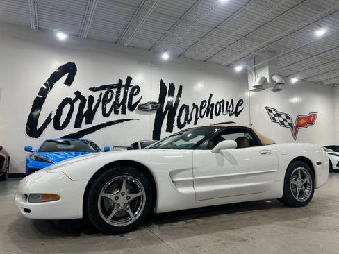 Used 2004 Chevrolet Corvette Convertible w/ Preferred Equipment Group RWD image 26