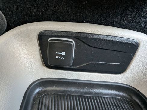Used 2023 Chrysler Pacifica Touring-L FWD image 22