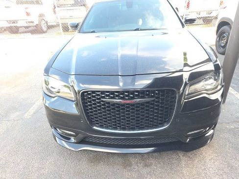 Used 2022 Chrysler 300 S w/ Comfort Group RWD image 10