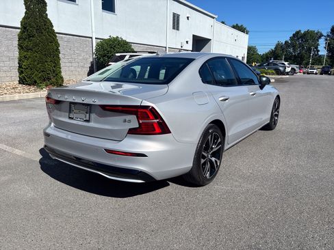 Used 2025 Volvo S60 B5 Core FWD image 22