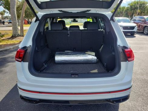 Used 2024 Volkswagen Tiguan SE R-Line image 13