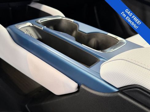 New 2026 Chevrolet Equinox EV LT FWD image 13