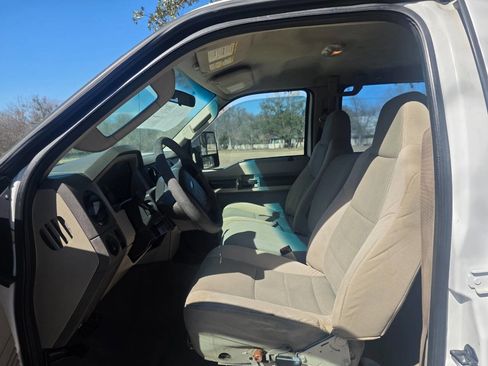 Used 2008 Ford F250 Lariat image 11