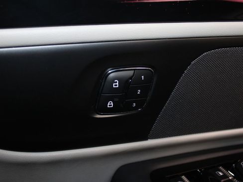 Used 2024 Lincoln Nautilus Reserve image 43