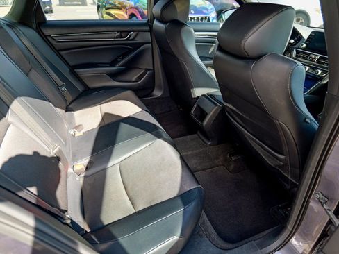 Used 2018 Honda Accord Sport image 28