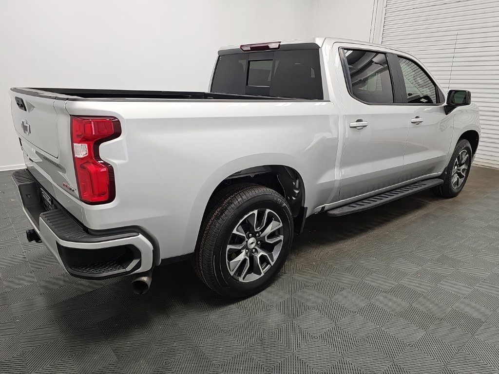 Used 2022 Chevrolet Silverado 1500 RST w/ Convenience Package II RWD image 9