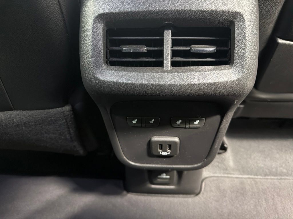 Used 2019 GMC Terrain Denali w/ GMC Pro Grade Package AWD/4WD image 11