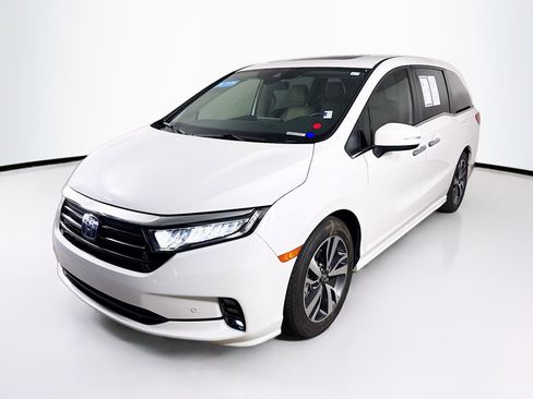 Certified 2021 Honda Odyssey Touring image 4