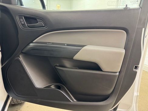 Used 2018 Chevrolet Colorado W/T w/ WT Convenience Package AWD/4WD image 26