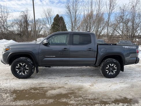 Certified 2023 Toyota Tacoma TRD Off-Road w/ Technology Package image 2