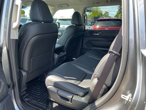 Used 2025 Nissan Armada SV AWD/4WD image 12