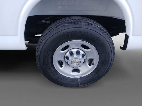 New 2025 Chevrolet Express 3500 Extended w/ Driver Convenience Package image 32