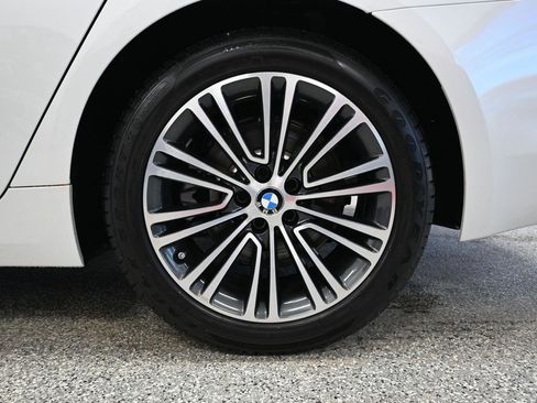 Used 2017 BMW 530i xDrive image 15