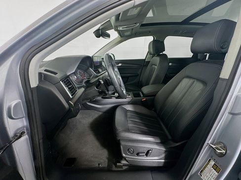 Used 2021 Audi Q5 Premium w/ Convenience Package image 13