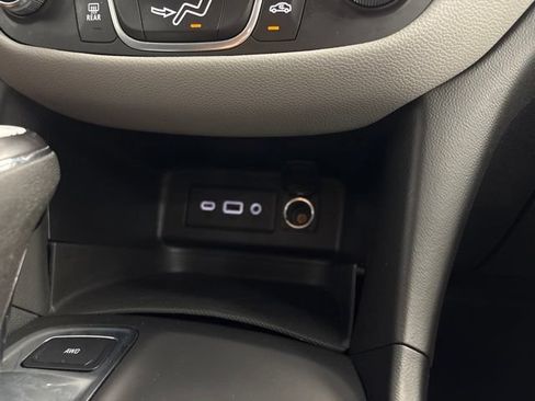 Used 2020 Chevrolet Equinox LS AWD/4WD image 41