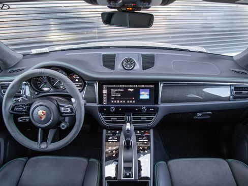 Certified 2026 Porsche Macan GTS AWD/4WD image 10
