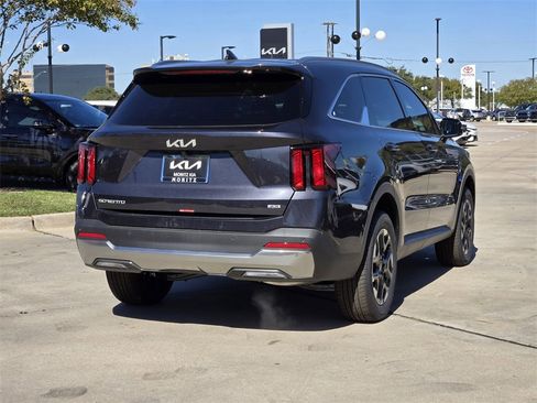 New 2026 Kia Sorento S image 4