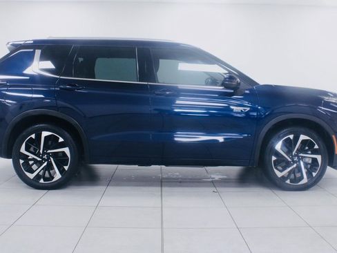 Used 2023 Mitsubishi Outlander SEL image 4