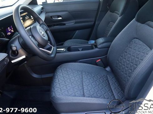 Used 2025 Nissan Kicks SV w/ Charging Package image 12