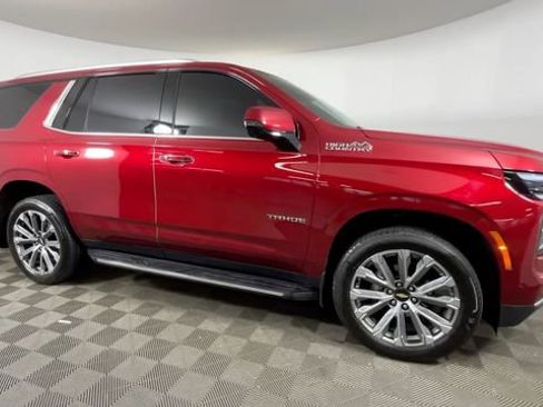 Used 2025 Chevrolet Tahoe High Country AWD/4WD image 2