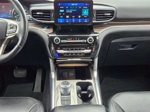 Used 2021 Ford Explorer Limited RWD image 16