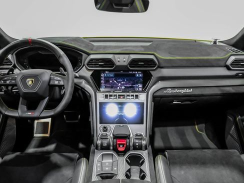 Used 2024 Lamborghini Urus Performante image 14