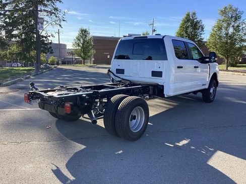 New 2026 Ford F350 4x4 Crew Cab DRW Super Duty image 9